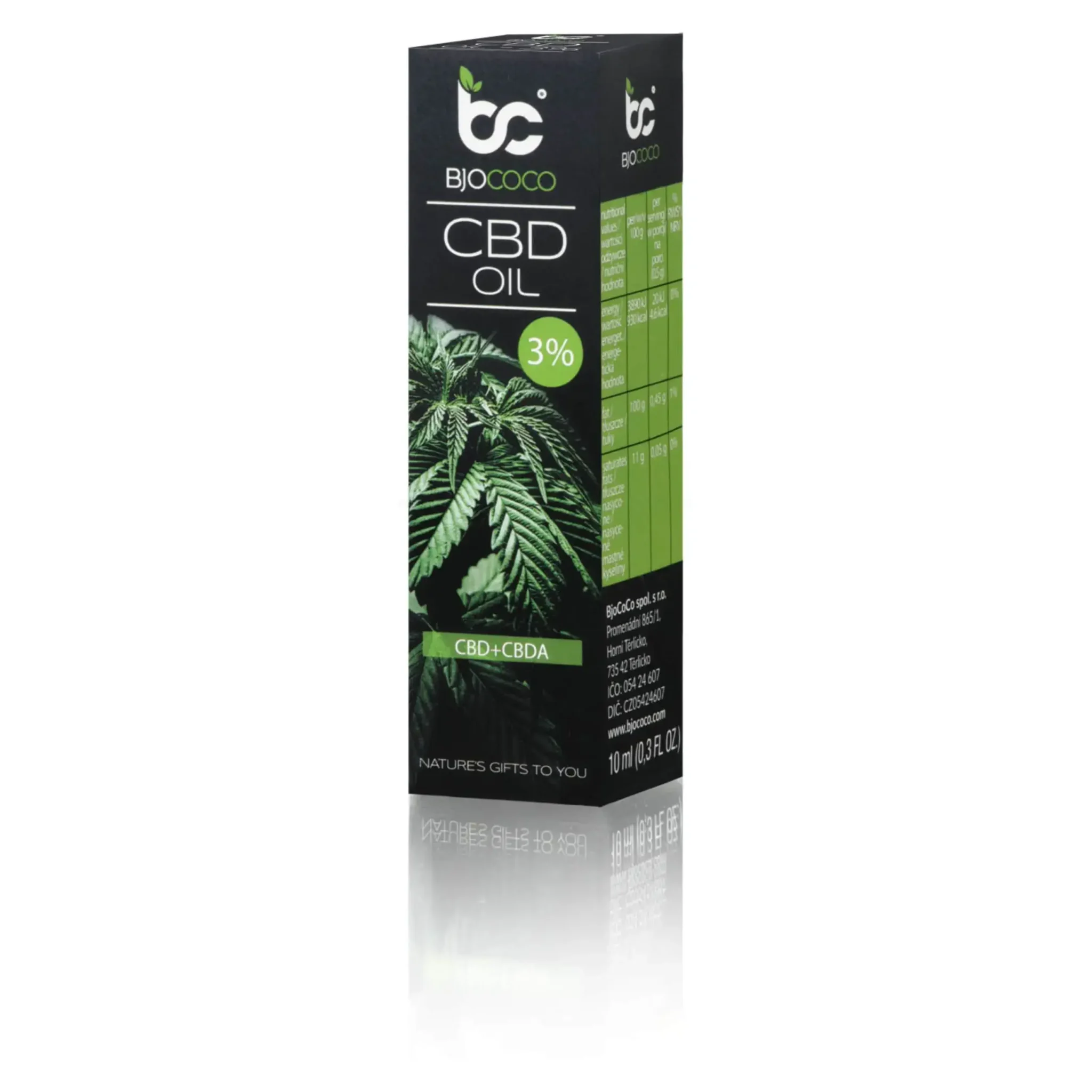 Opakowanie olejku CBD 3% BJOCOCO z informacjami o składzie, na tle liści konopi.